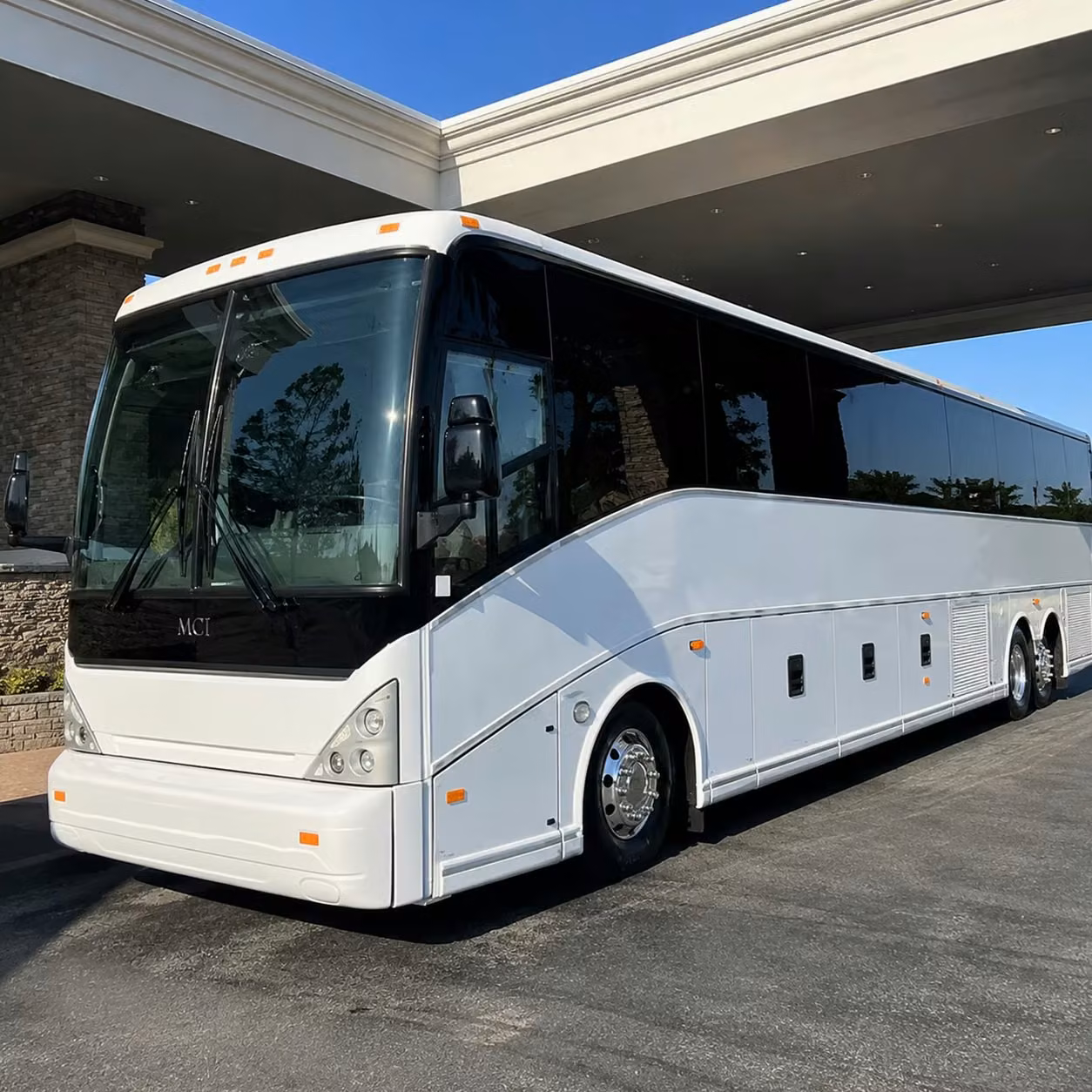 corporate group airport shuttles in walnut creek for teams of any size